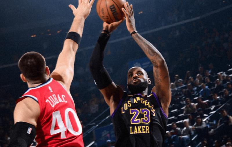 wellbet吉祥坊-拒绝26分大逆转！湖人惜败快船，詹姆斯创历史第一，哈登21投6中